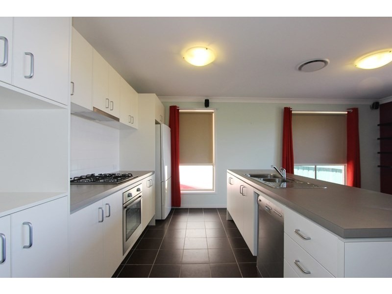 4 Stombuco Place, Goulburn NSW 2580