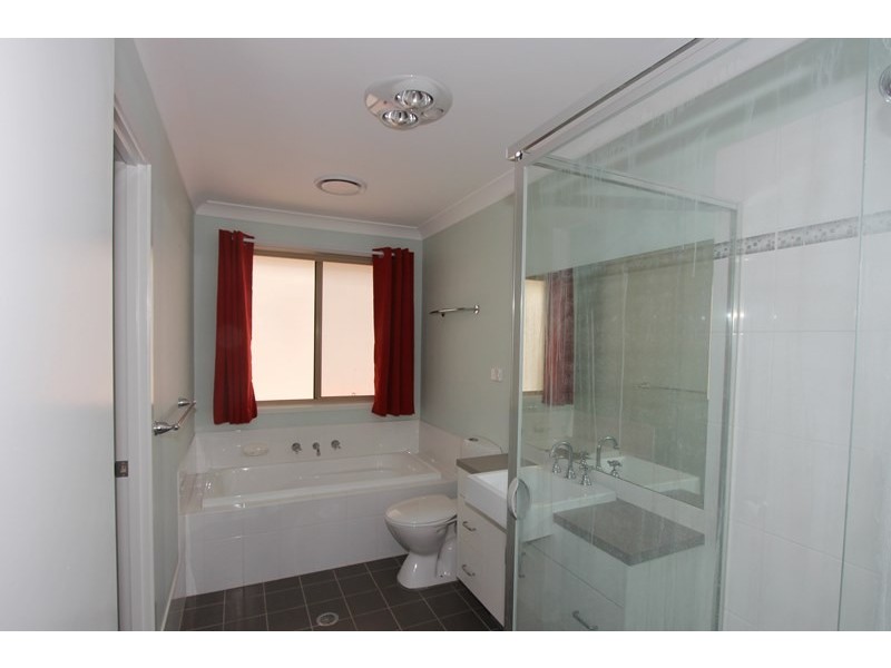 4 Stombuco Place, Goulburn NSW 2580