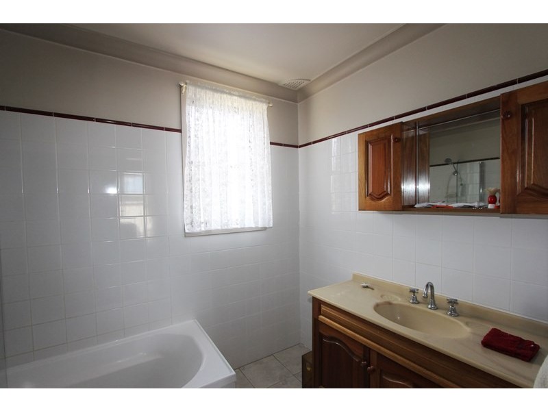 7 Bradford Drive, Goulburn NSW 2580