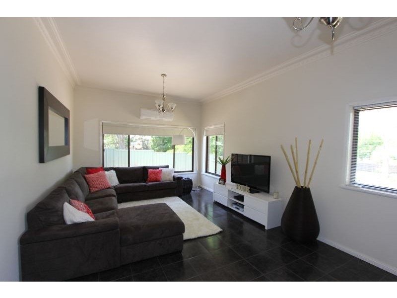 7 Cathcart Street, Goulburn NSW 2580