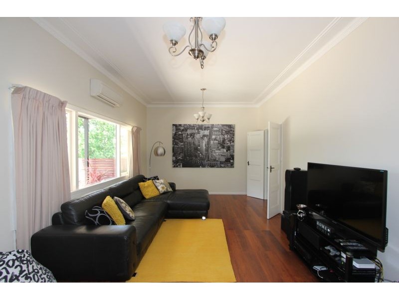 7 Cathcart Street, Goulburn NSW 2580