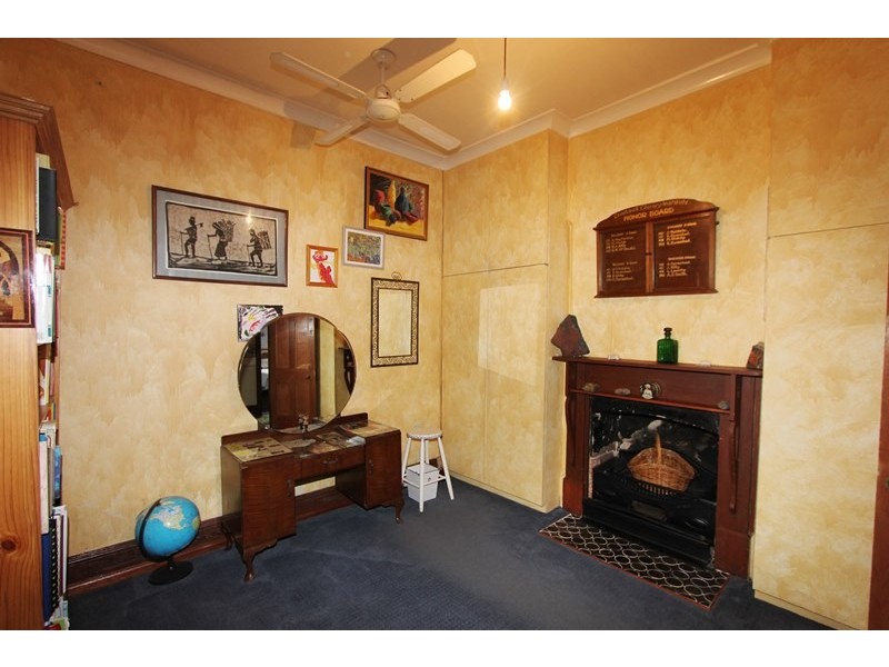 136 Clinton Street, Goulburn NSW 2580