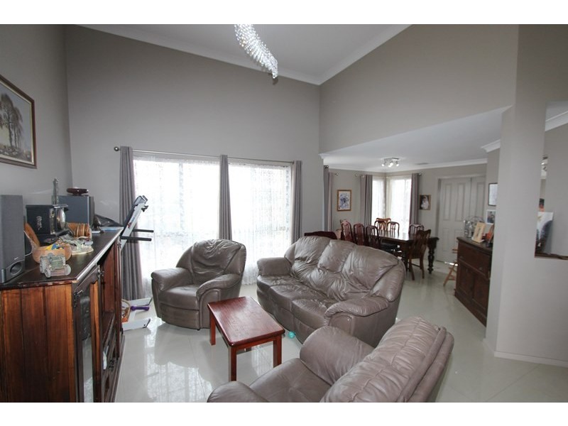 2 Thomas Place, Goulburn NSW 2580