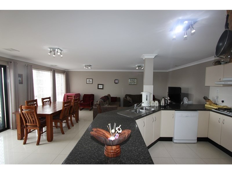 2 Thomas Place, Goulburn NSW 2580