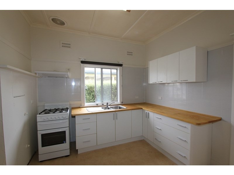 74 Sloane Street, Goulburn NSW 2580