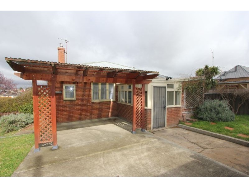 81 Clinton Street, Goulburn NSW 2580