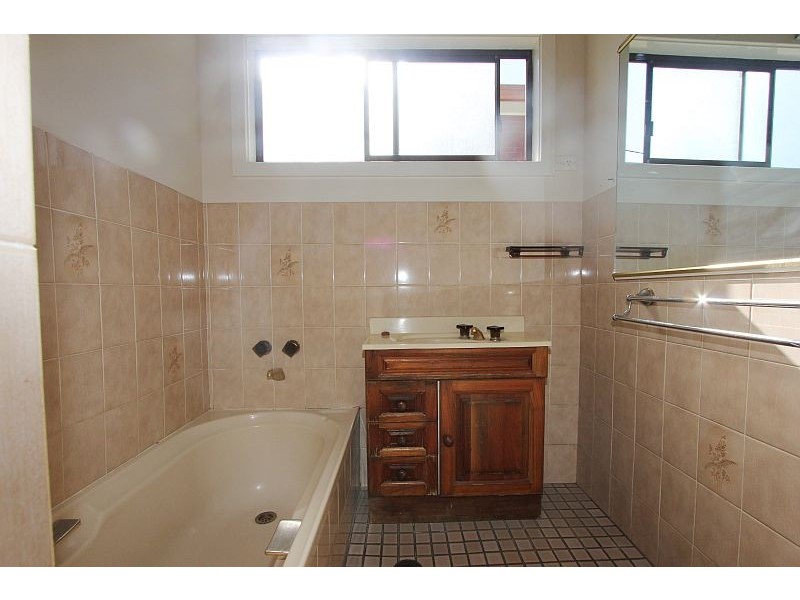 166 Nicholson Street, Goulburn NSW 2580