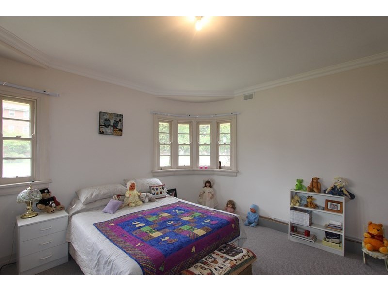 40 Wollondilly Avenue, Goulburn NSW 2580