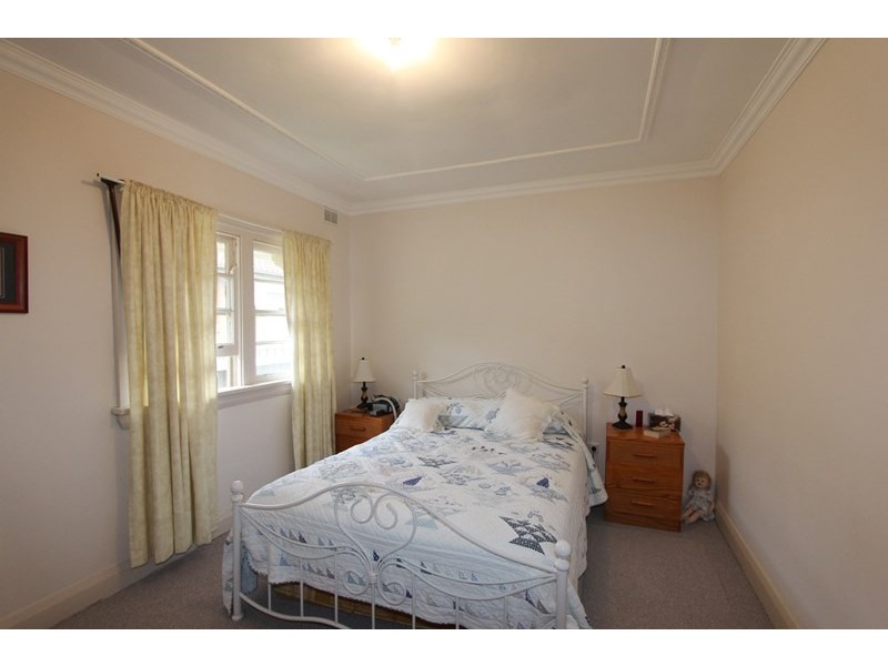 40 Wollondilly Avenue, Goulburn NSW 2580
