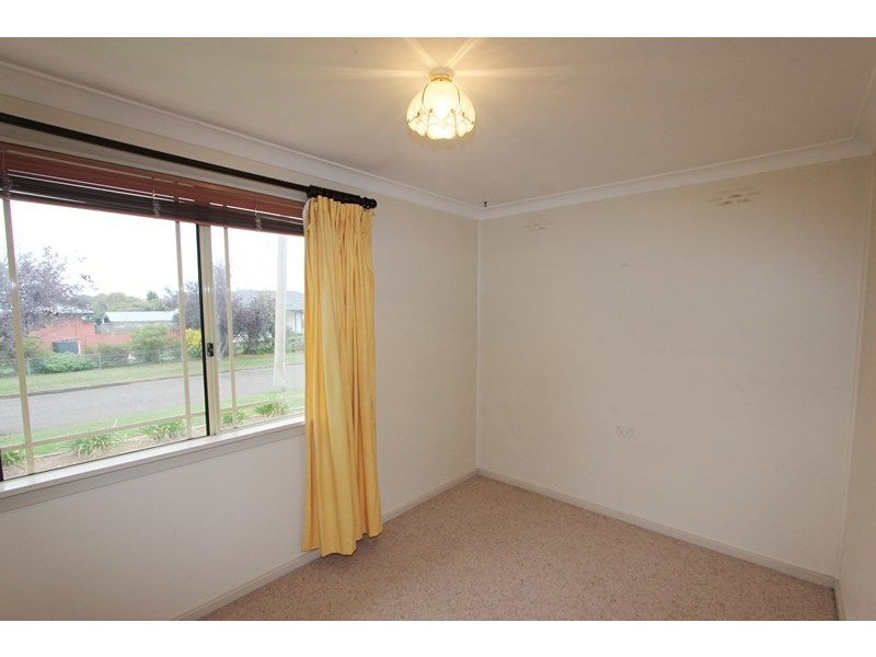 18 Elm Street, Goulburn NSW 2580