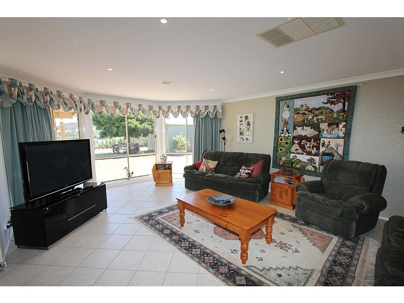 10 Waterview Road, Goulburn NSW 2580