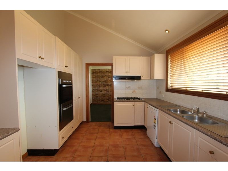 16 Run-O-Waters Drive, Goulburn NSW 2580