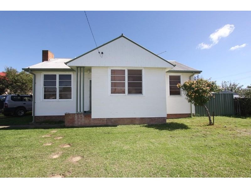 3 Darcy Crescent, Goulburn NSW 2580