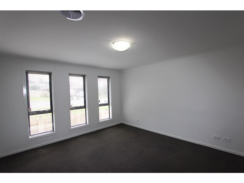 13 Monastery Drive, Goulburn NSW 2580