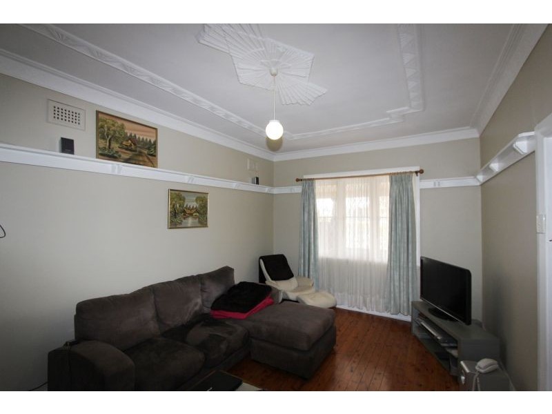 79 Clinton Street, Goulburn NSW 2580