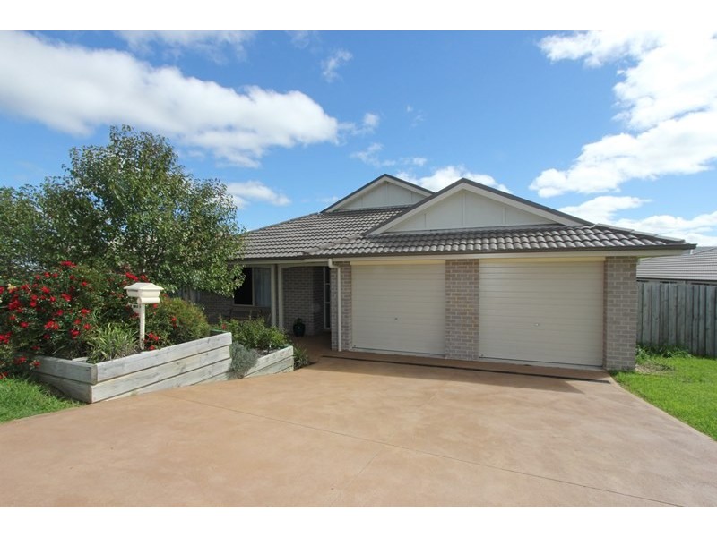 6 Brennan Drive, Goulburn NSW 2580