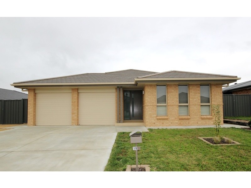 19 Heath Street, Goulburn NSW 2580