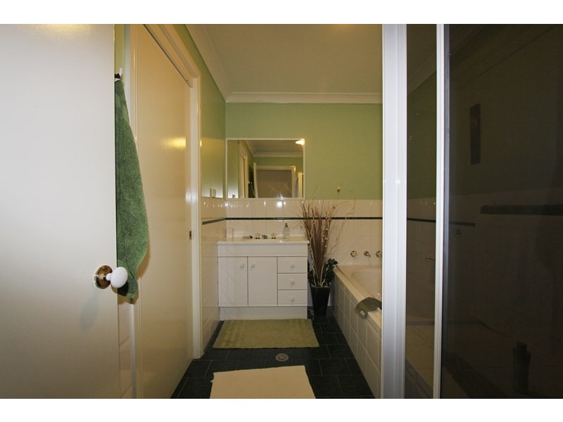 21a Chantilly Court, Goulburn NSW 2580
