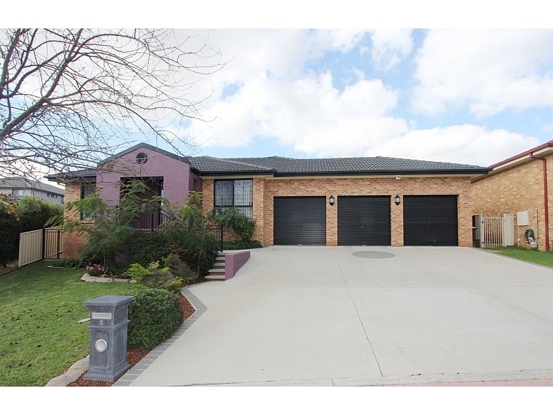 5 Rossi Place, Goulburn NSW 2580