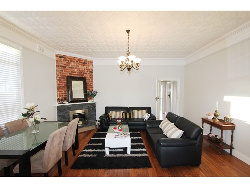 10 Upper Sterne Street, Goulburn NSW 2580