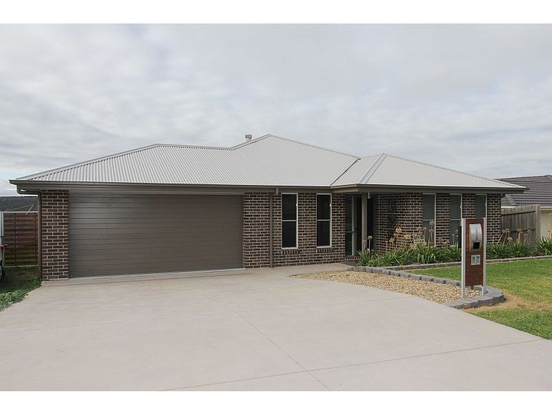 27 Monastery Drive, Goulburn NSW 2580