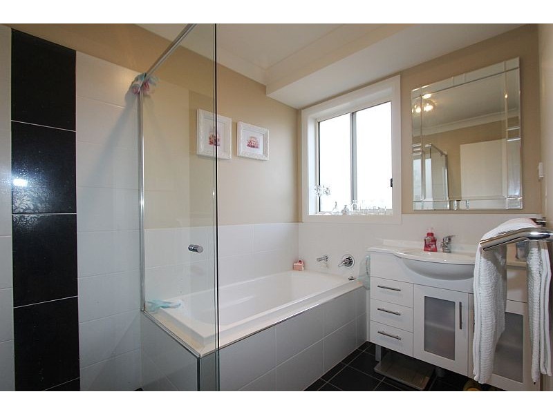27 Monastery Drive, Goulburn NSW 2580