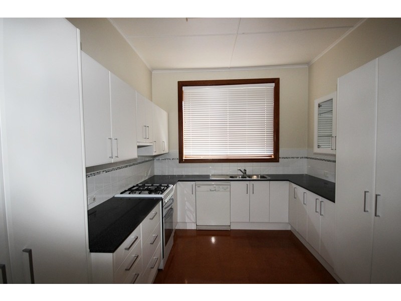 136 Clinton Street, Goulburn NSW 2580