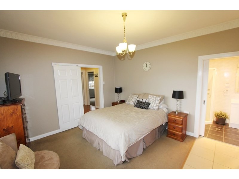 2 Knox Street, Goulburn NSW 2580