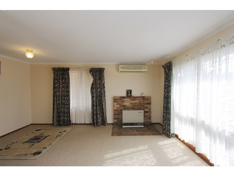 6 Komungla Crescent, Goulburn NSW 2580