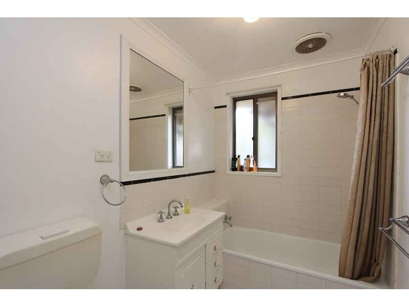 6 Komungla Crescent, Goulburn NSW 2580