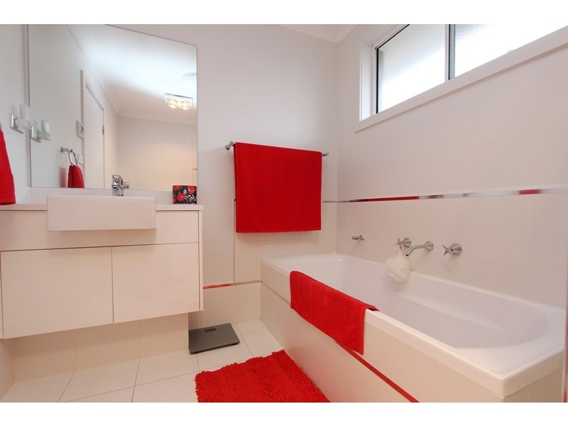 14 Lambert Drive, Goulburn NSW 2580