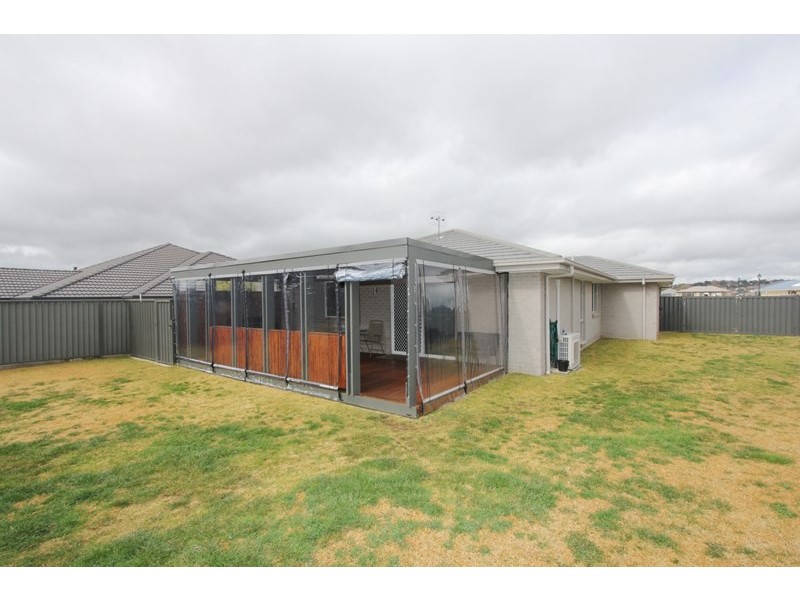 14 Lambert Drive, Goulburn NSW 2580