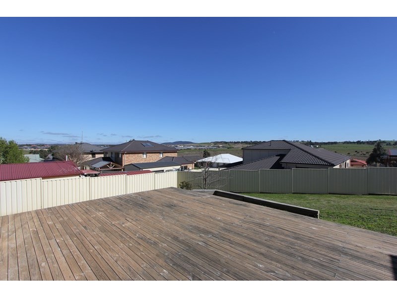 35 Crestwood Drive, Goulburn NSW 2580