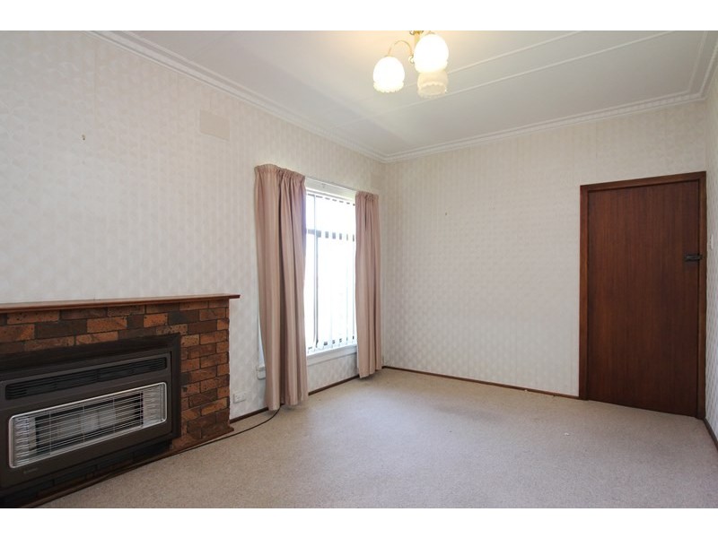 8 Wayo Street, Goulburn NSW 2580