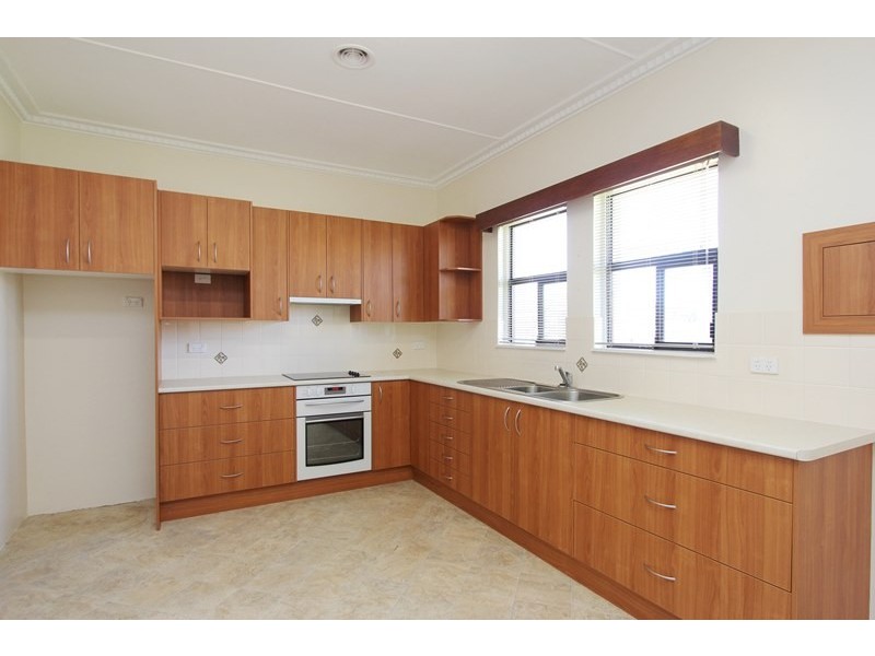 8 Wayo Street, Goulburn NSW 2580