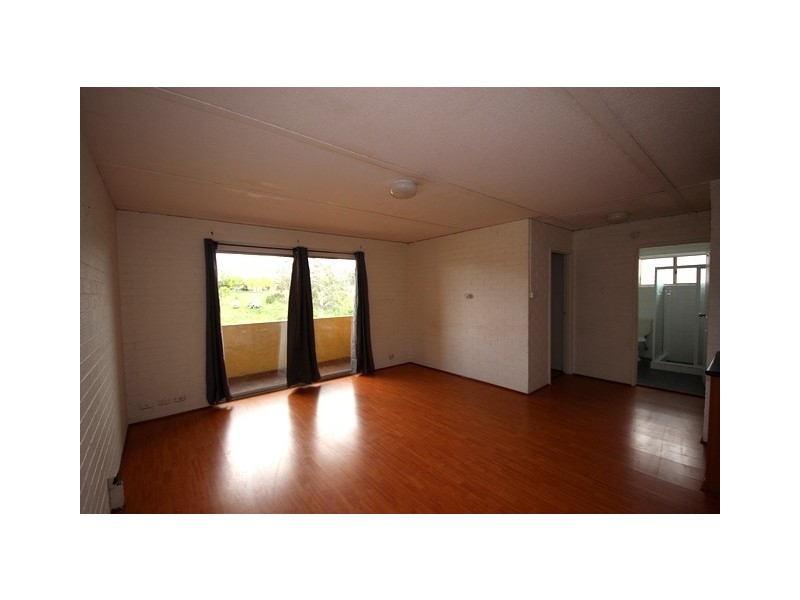 8/10 Albion Street, Goulburn NSW 2580