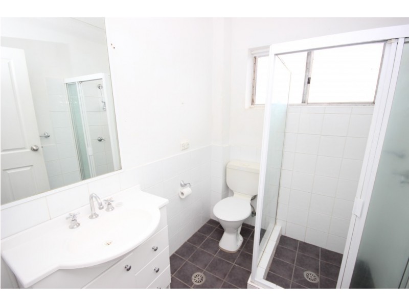 8/10 Albion Street, Goulburn NSW 2580