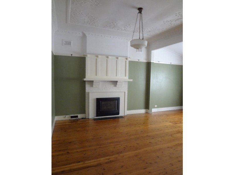 124 Bradley Street, Goulburn NSW 2580