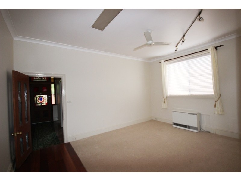 136 Clinton Street, Goulburn NSW 2580