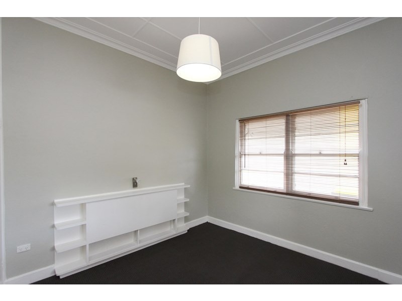 86 Lagoon Street, Goulburn NSW 2580