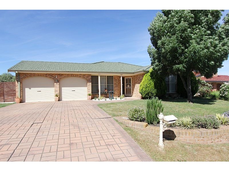 54 Constantina Circuit, Goulburn NSW 2580