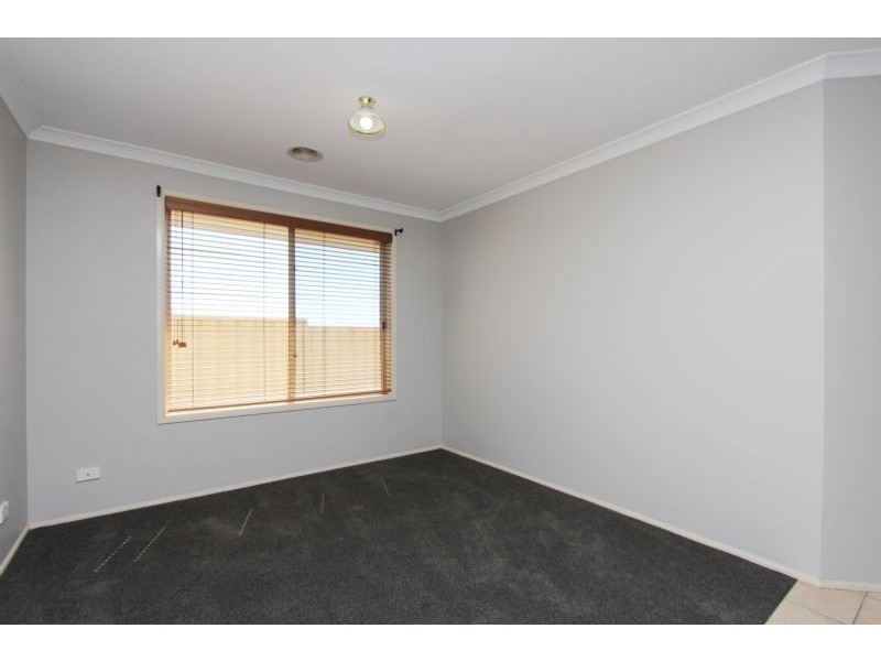 28 Crestwood Drive, Goulburn NSW 2580