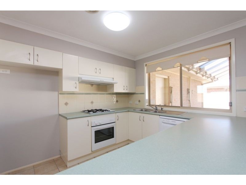 28 Crestwood Drive, Goulburn NSW 2580
