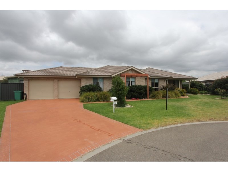 4 Cullinane Close, Goulburn NSW 2580