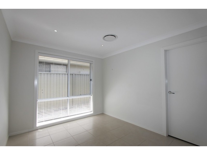 6 Hazelwood Place, Goulburn NSW 2580