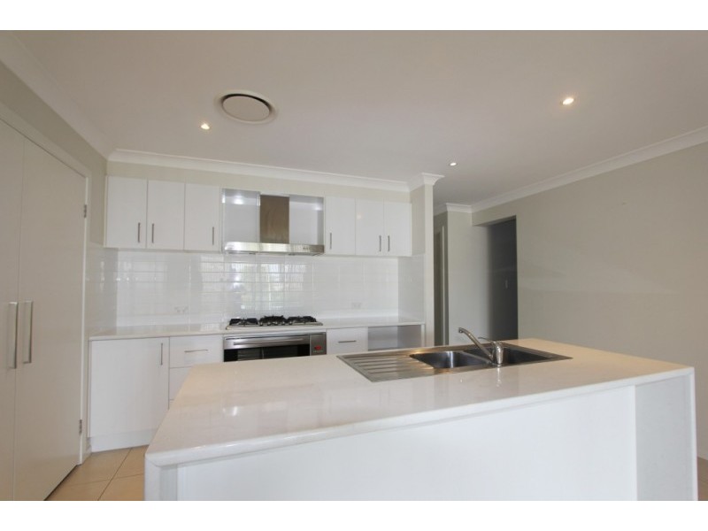 6 Hazelwood Place, Goulburn NSW 2580
