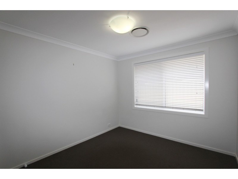 6 Hazelwood Place, Goulburn NSW 2580