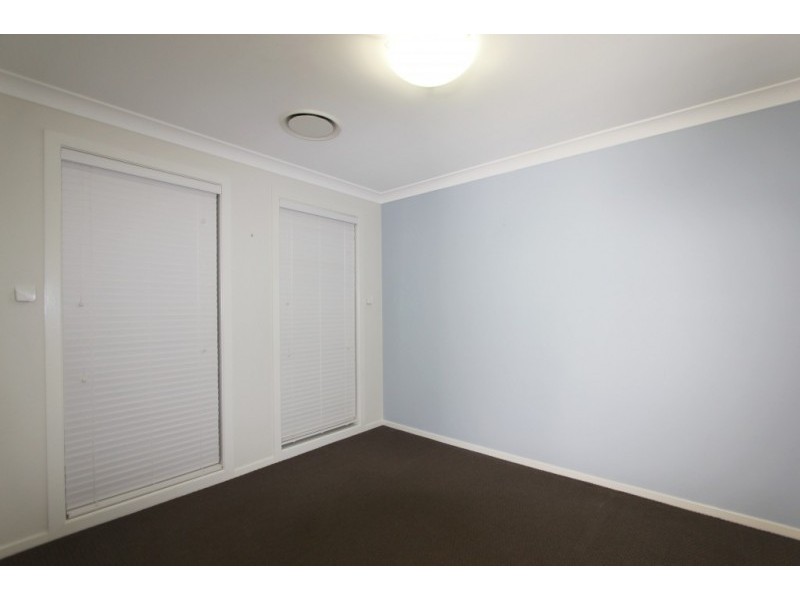 6 Hazelwood Place, Goulburn NSW 2580