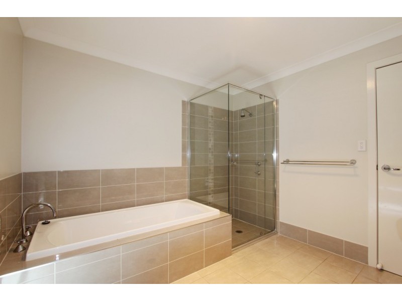 6 Hazelwood Place, Goulburn NSW 2580