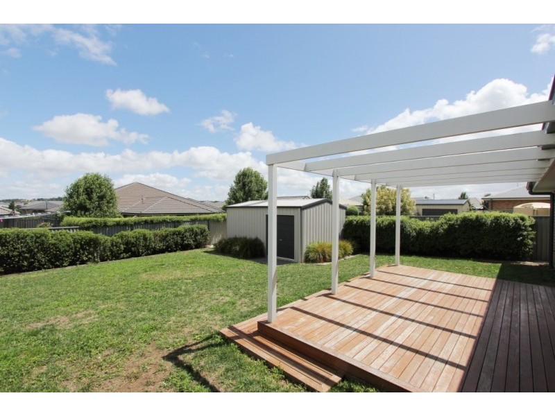 6 Hazelwood Place, Goulburn NSW 2580